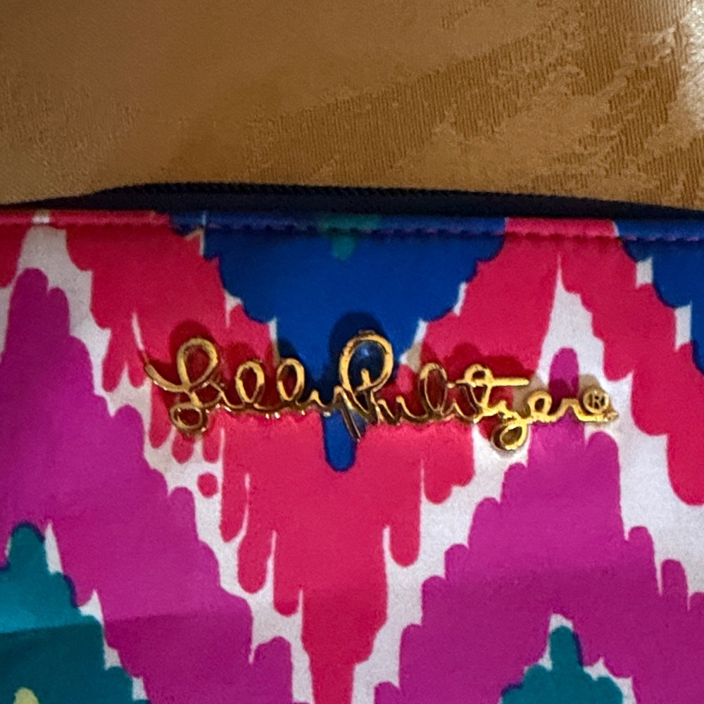 Lilly Pulitzer Vibrant Chevron Zip Wallet in Pink, Blue, Green & Yellow - Picture 2 of 9